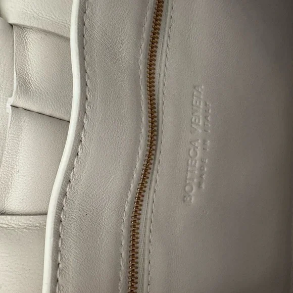 Bottega Veneta Chain Casette - Picture 5 of 5